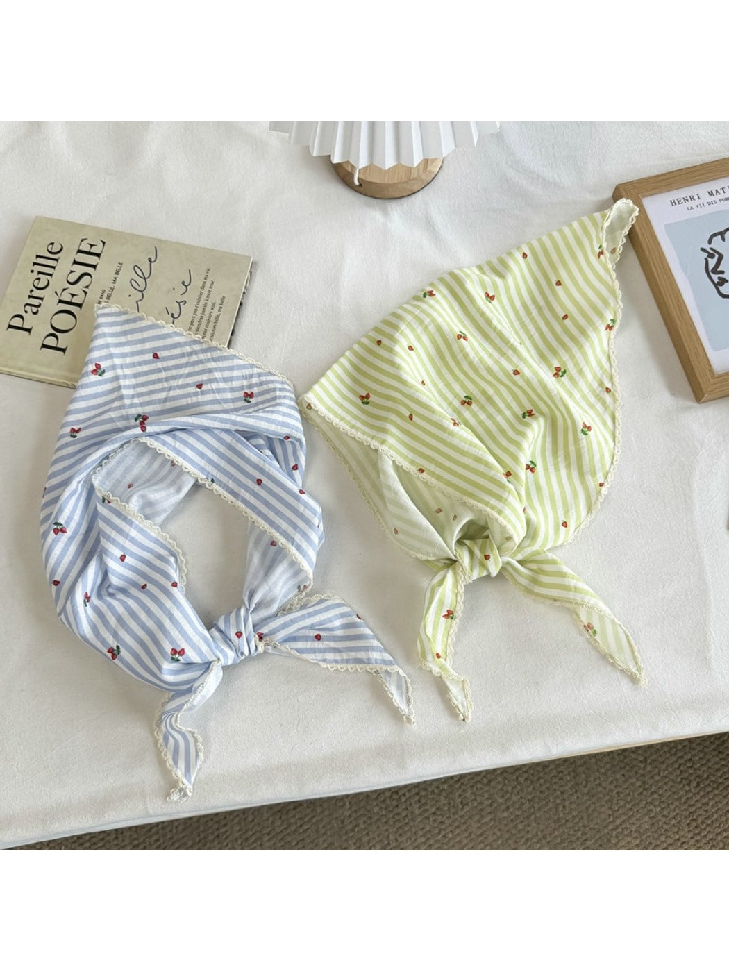 Scarvii - Striped Floral Lace Trim Triangle Bandana