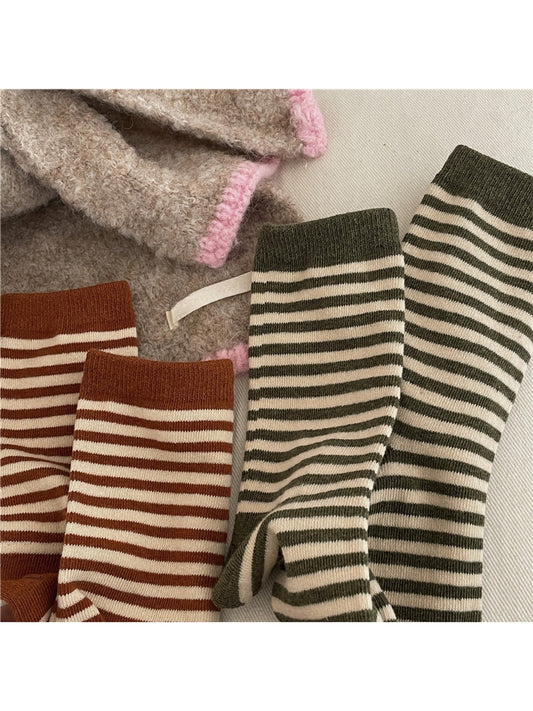 Rufia - Minimal Contrast Stripe Crew Socks