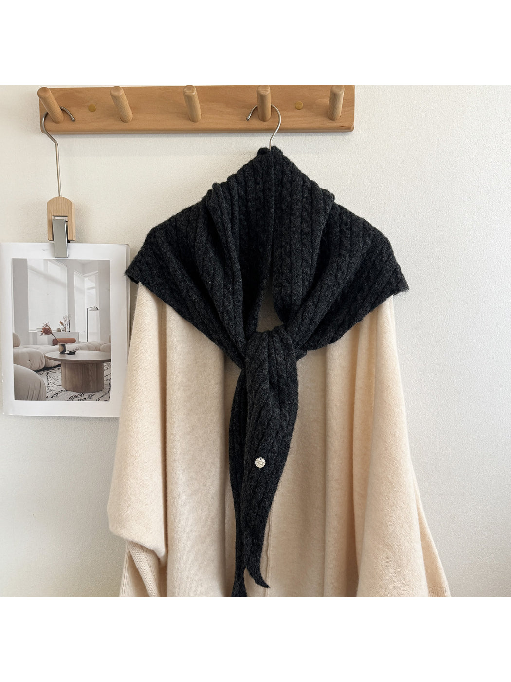 Scarvii - Raised Cable-Knit Triangle Scarf