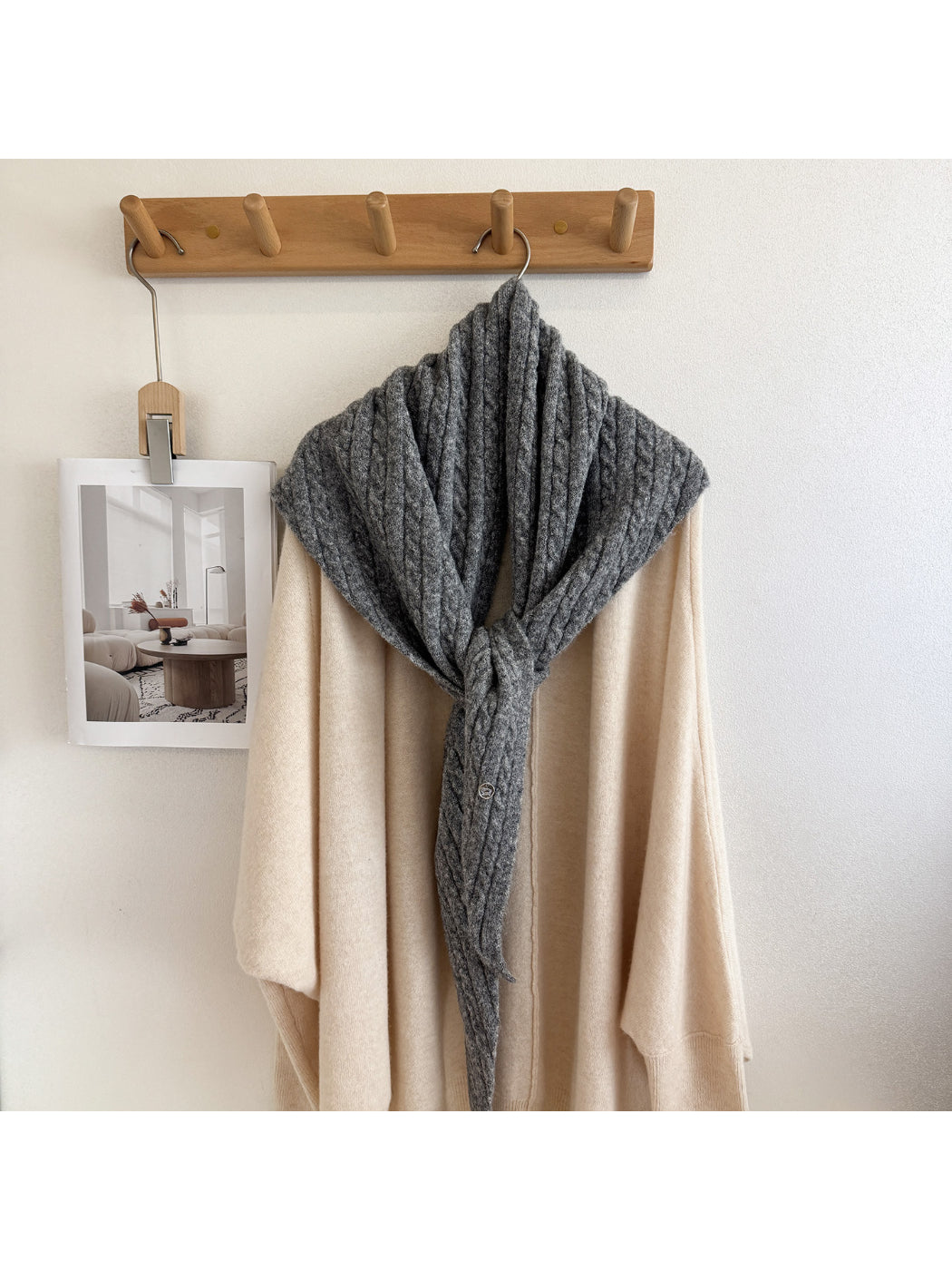 Scarvii - Raised Cable-Knit Triangle Scarf