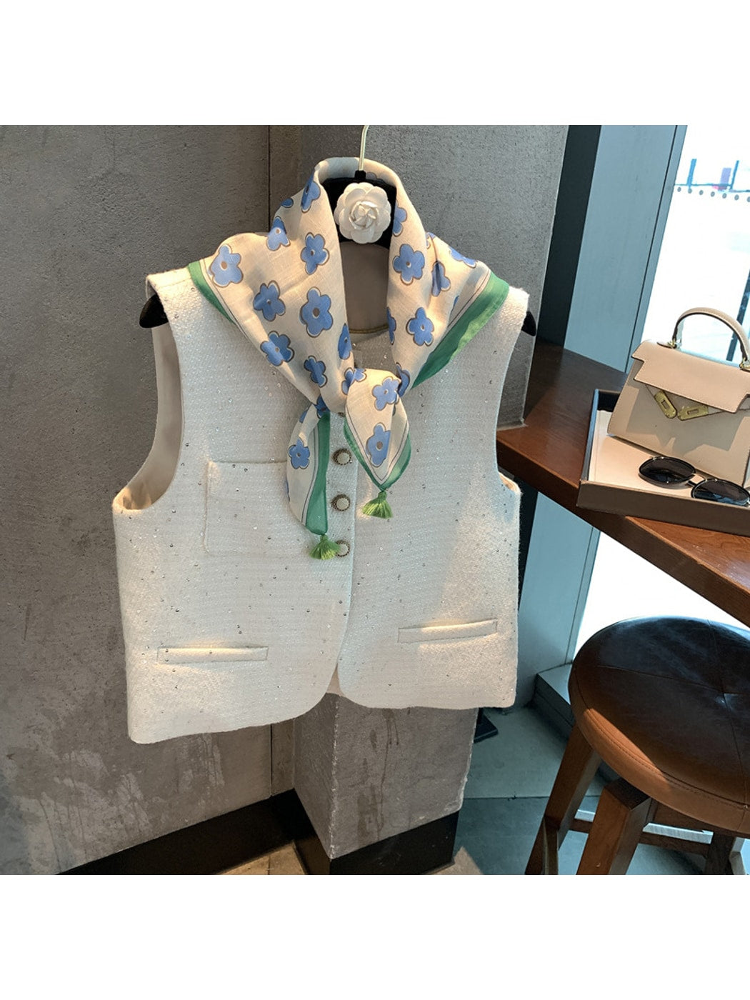 Scarvii - Blue Floral Print Tassel Detail Square Scarf