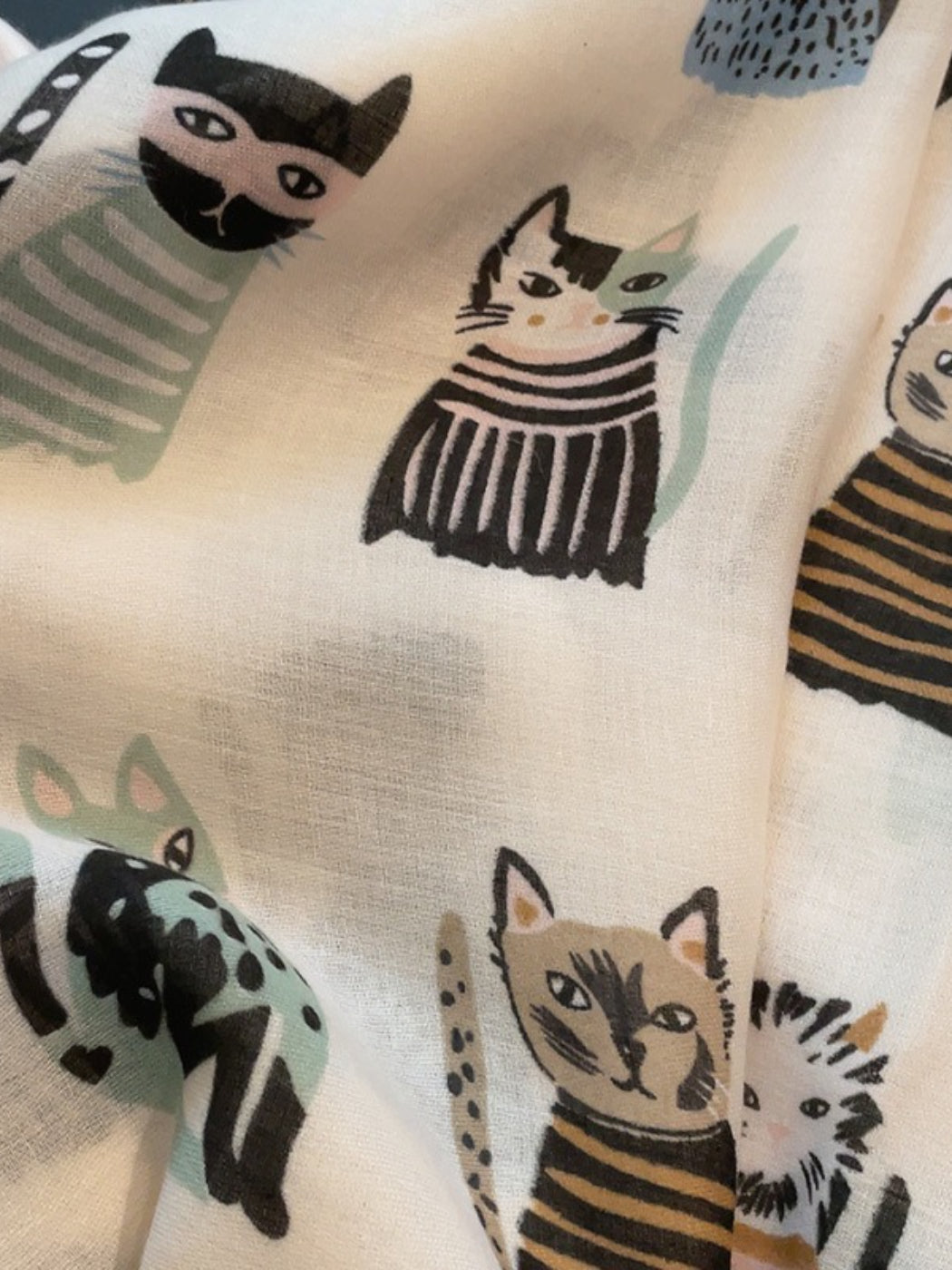 Scarvii - Playful Cat Print Scarf