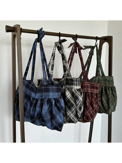 Close-up of Cosbai Retro Plaid Shoulder Bag plaid fabric texture