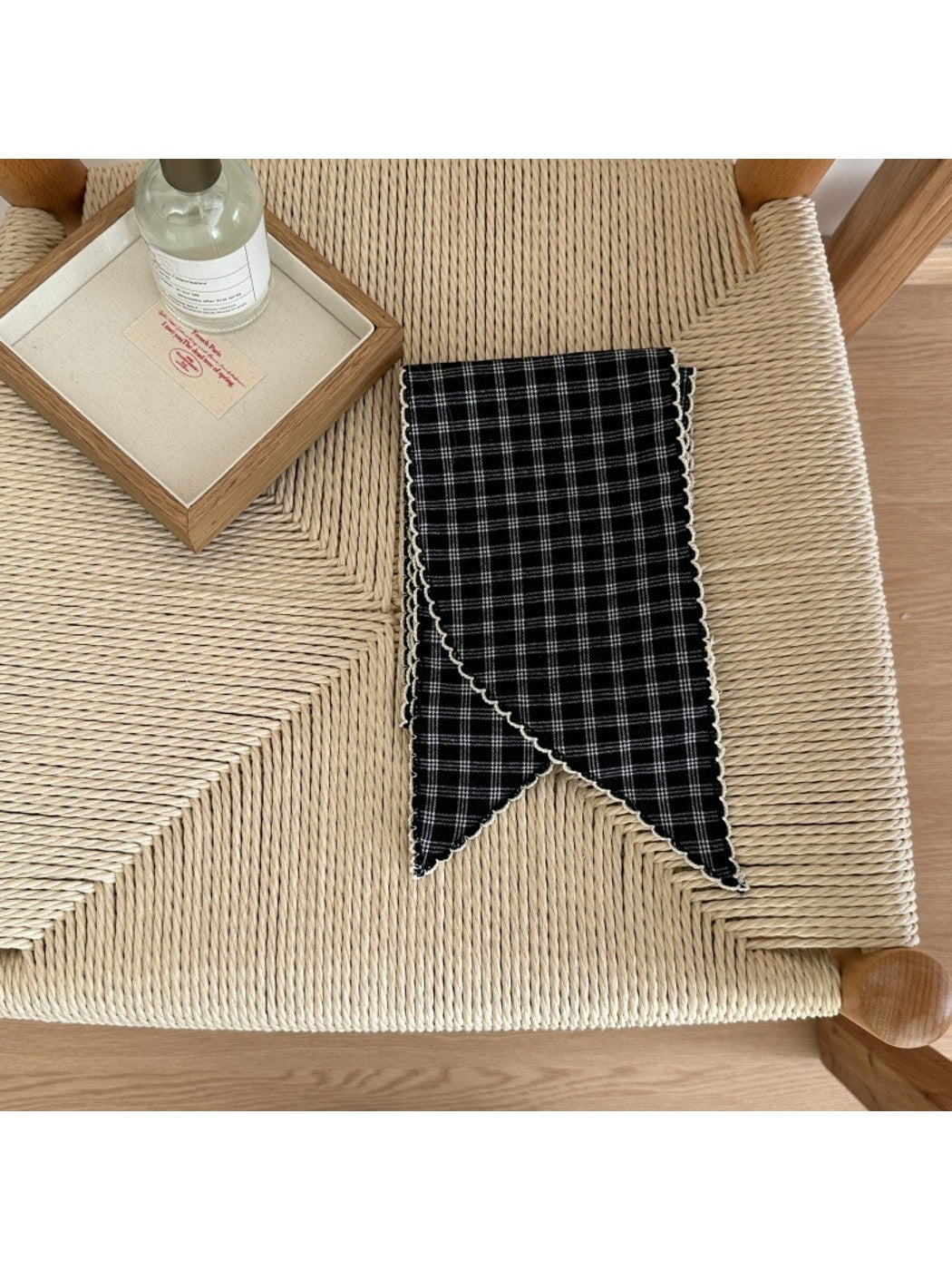 Scarvii - Retro Plaid Long Scalloped Edge Scarf