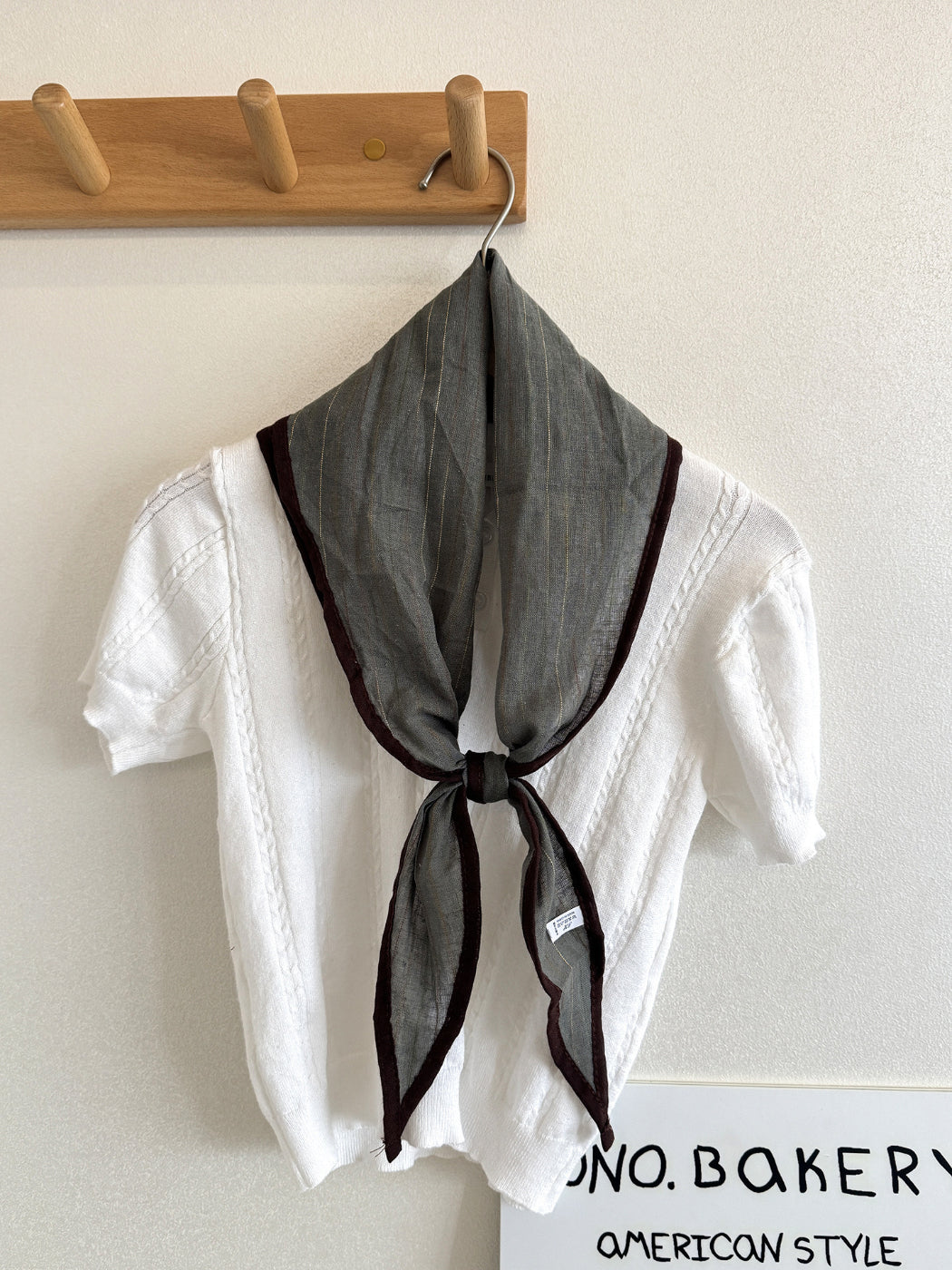 Scarvii - Contrast Edge Stripe Triangle Scarf