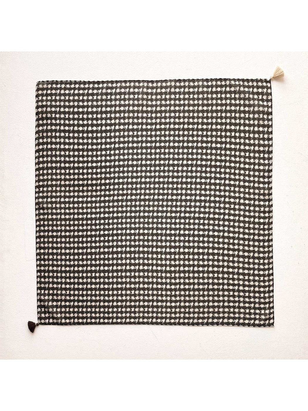 Scarvii - Minimal Retro Irregular Pattern Square Scarf