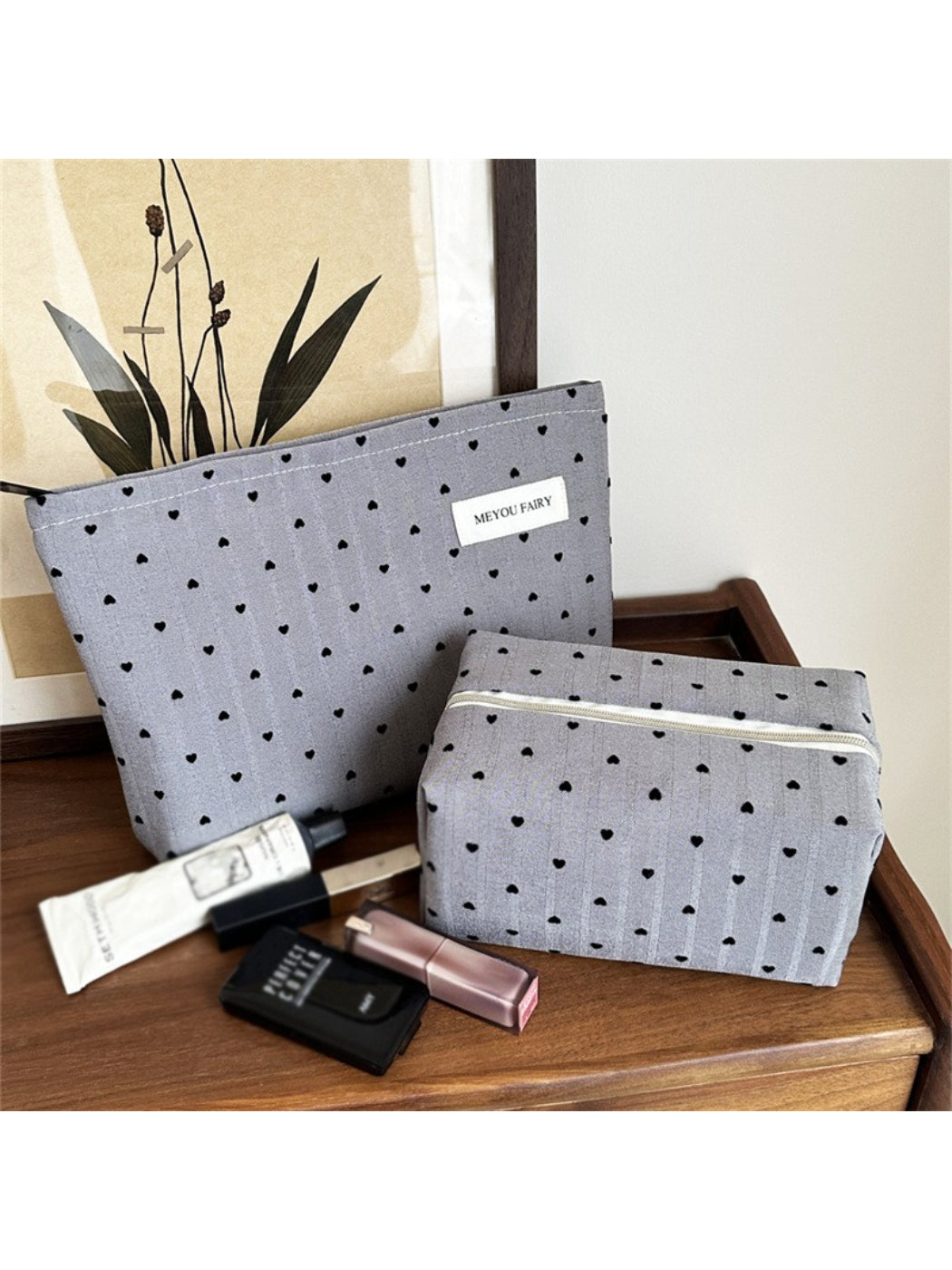 Close-up of the heart detail on Cosbai Everyday Minimal Makeup Pouch