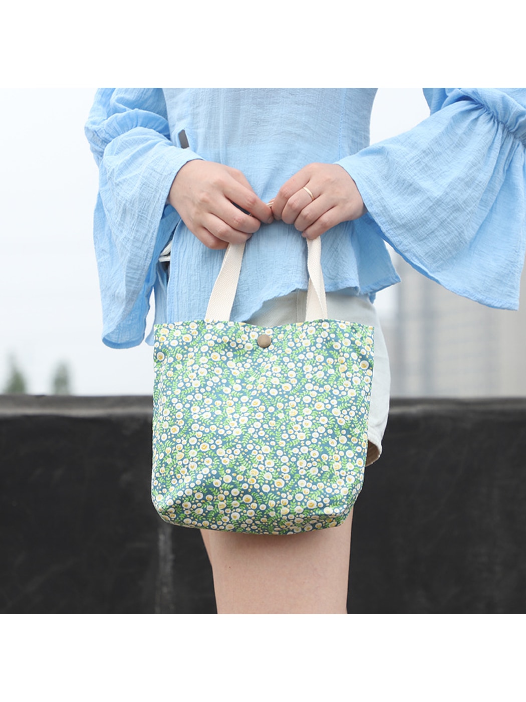 Cosbai - Daisy Print Lunch Bag