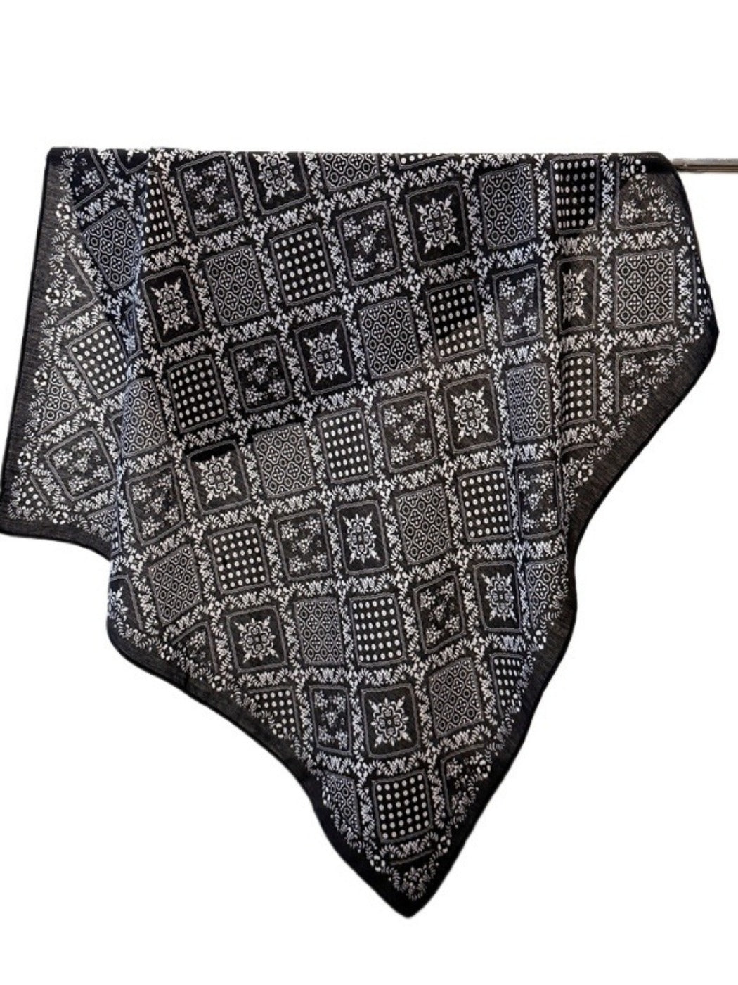 Scarvii - Elegant Herringbone Floral Square Scarf – Vintage Charm