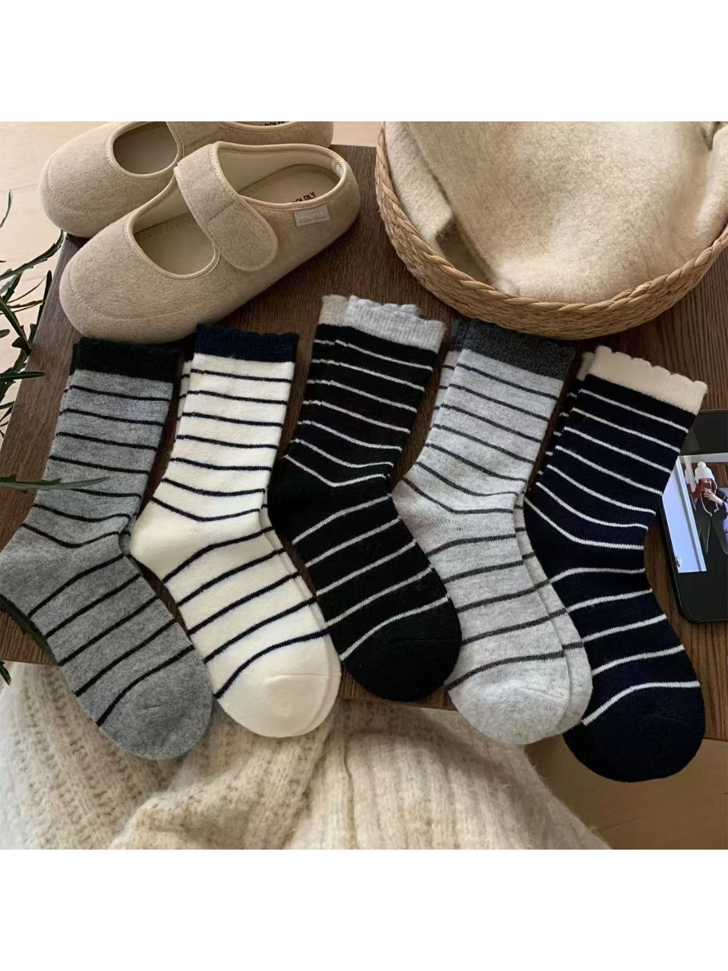 Rufia - Simple Cozy Pinstripe Crew Socks