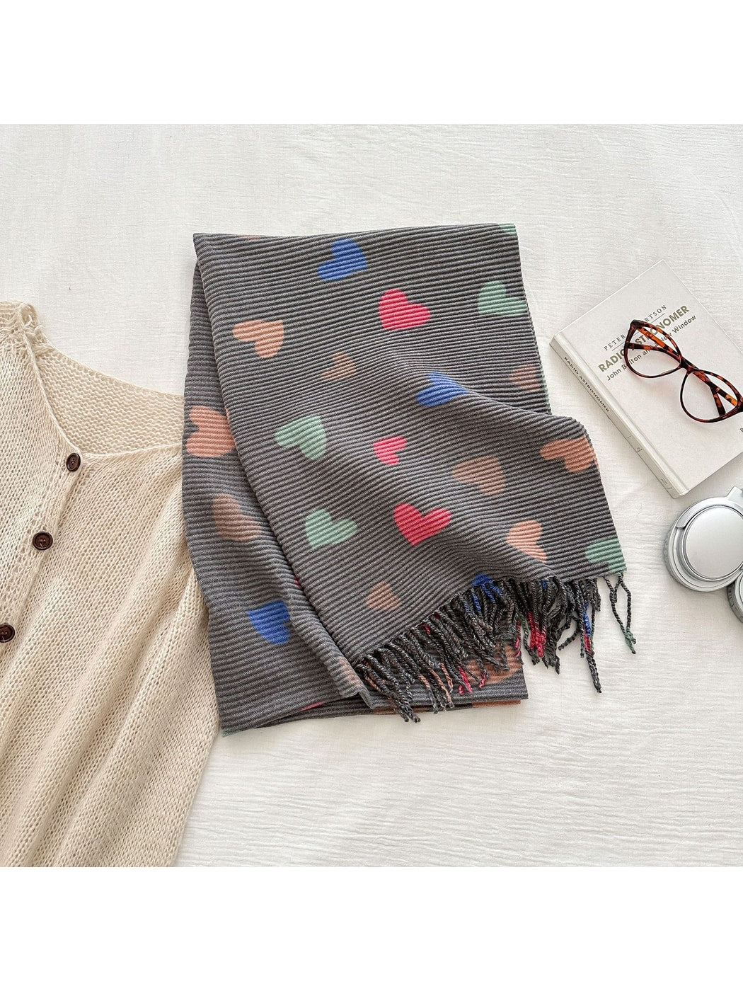 Scarvii - Ribbed Heart Pattern Fringed Winter Scarf