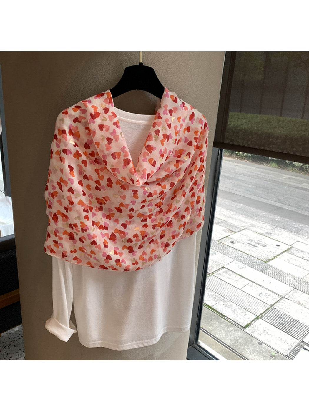 Scarvii - Heart Pattern Plain Weave Shawl Scarf