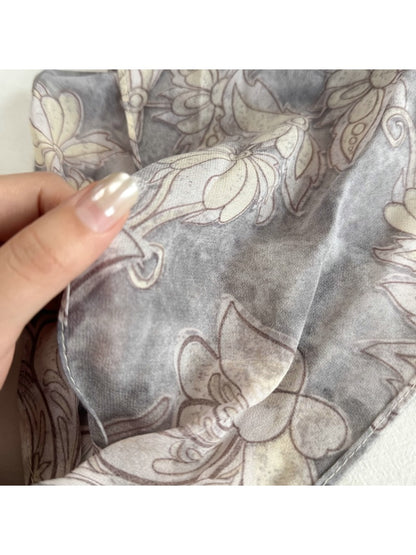 Scarvii - Floral Print Simple Style Scarf