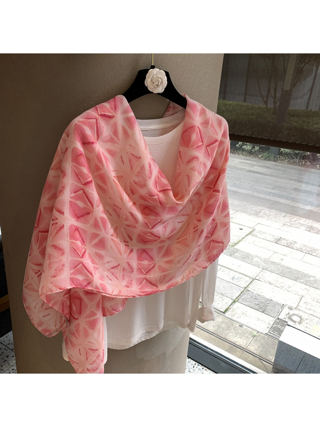 Scarvii - Geometric Print Shawl Scarf