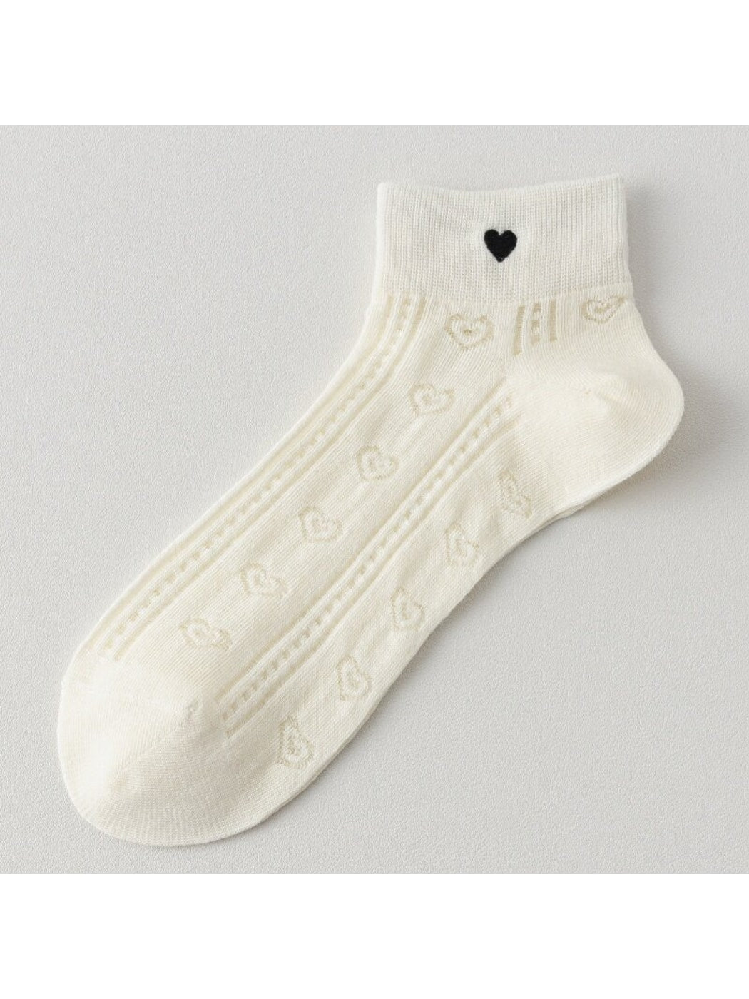 Rufia - Women's Simple Heart Accent Ankle Socks