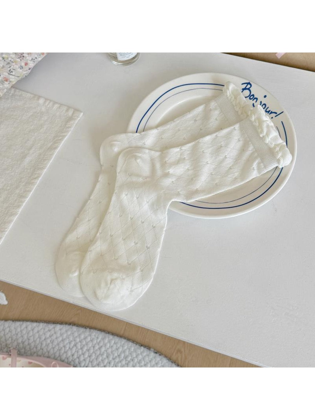 Rufia - Minimalist Ruffled Cuff White Crew Socks