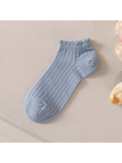 Rufia - Solid Color Ribbed Scalloped Cuffs Ankle Socks