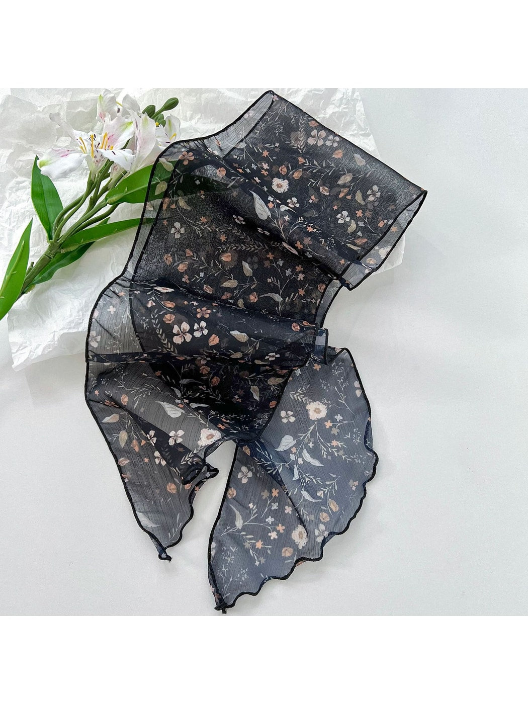 Scarvii - Romantic Floral Printed Ruffled Trim Scarf