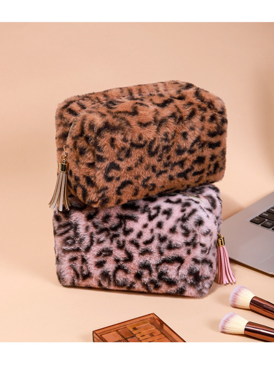Cosbai - Faux Fur Leopard Makeup Bag detail view 5