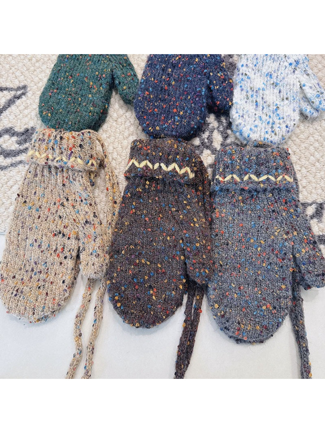 Gloving - Speckled Knit Winter Mittens