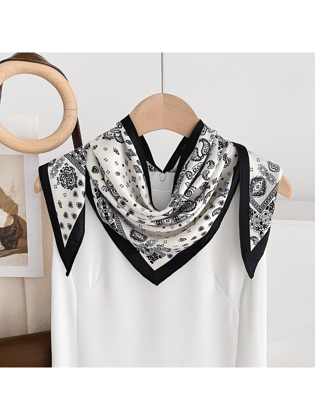 Scarvii Classic Bandana Paisley Triangle Scarf