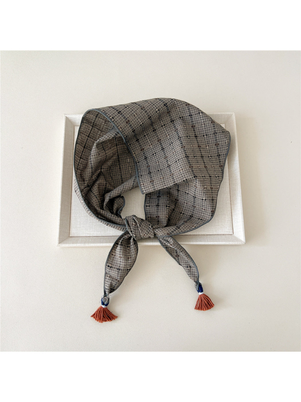 Scarvii - Plaid Pointed-End Triangle Scarf