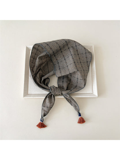 Scarvii - Plaid Pointed-End Triangle Scarf