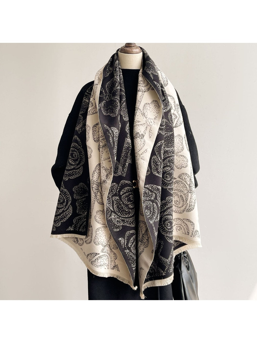 Scarvii - Reversible Rose Jacquard Fringed Scarf