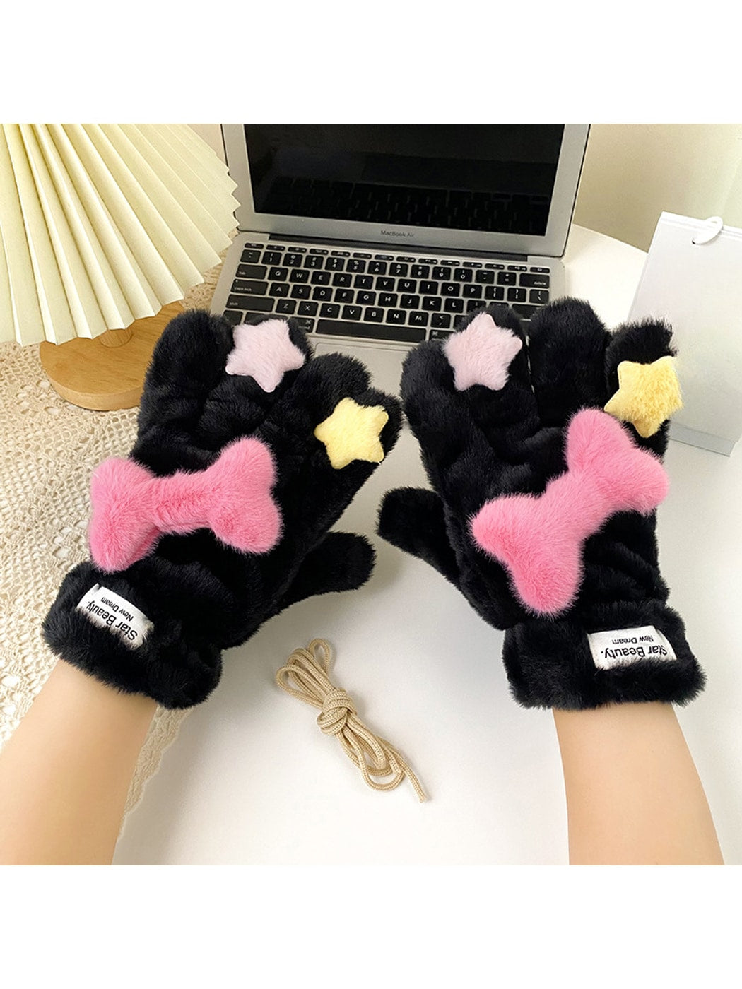 Gloving - Bow and Star Accent Plush Winter Gloves