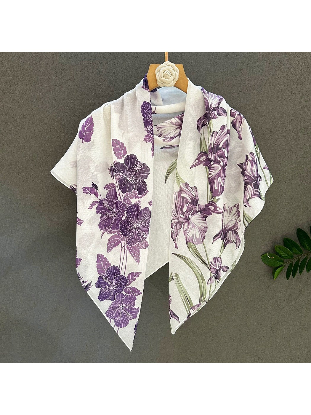 Scarvii - Elegant Purple Floral Print Square Scarf
