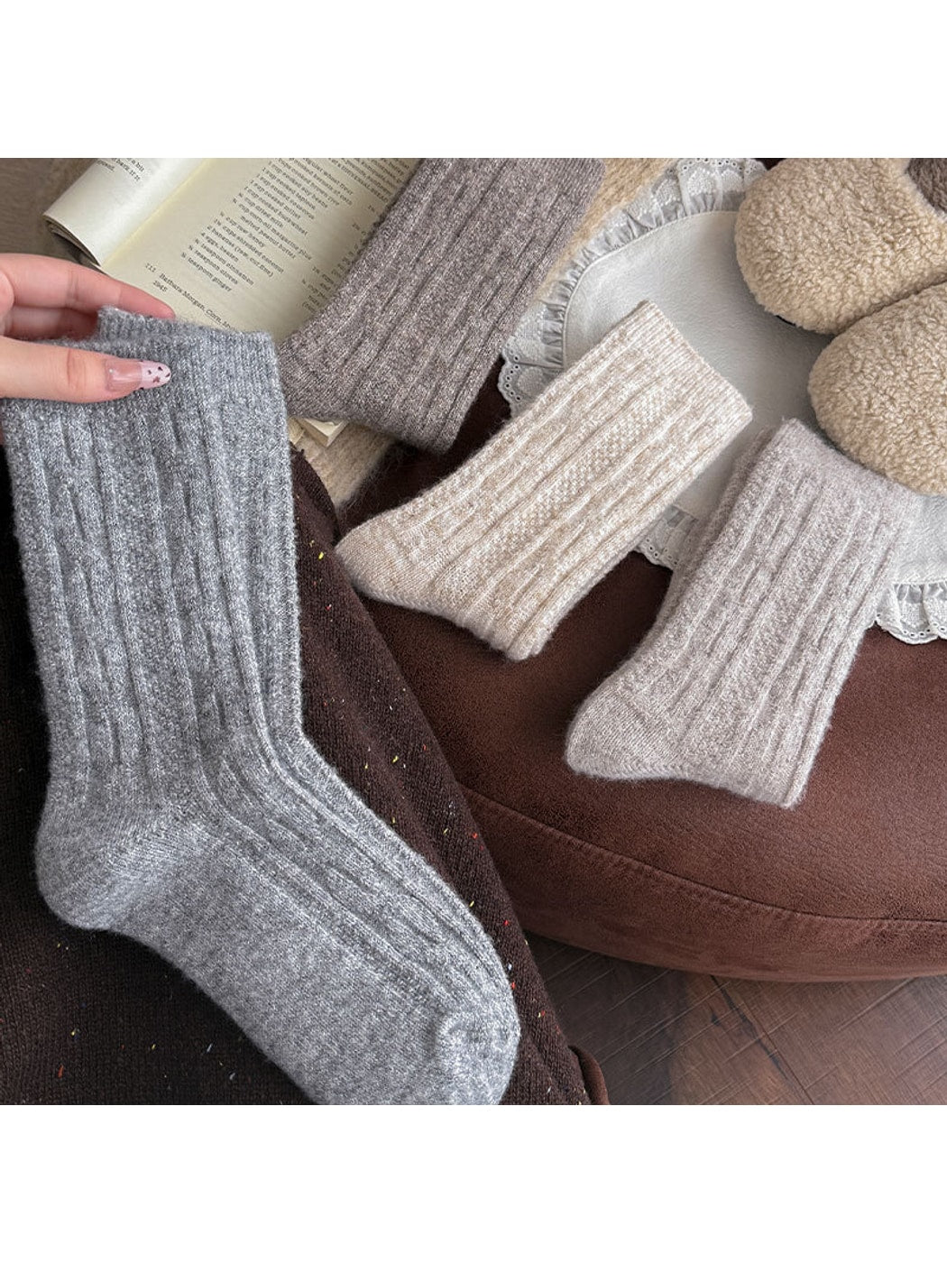 Rufia - Solid Color Ribbed Casual Crew Socks