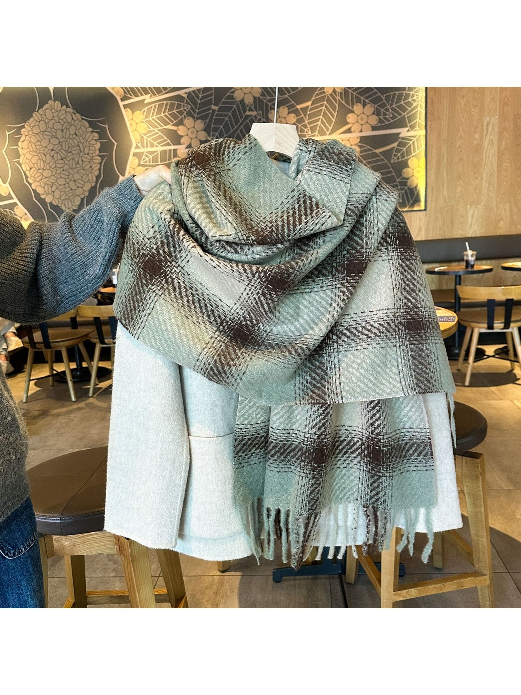 Scarvii - Bold Plaid Fringed Winter Scarf