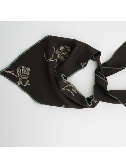Scarvii - Classic Botanical Trim Triangle Headband