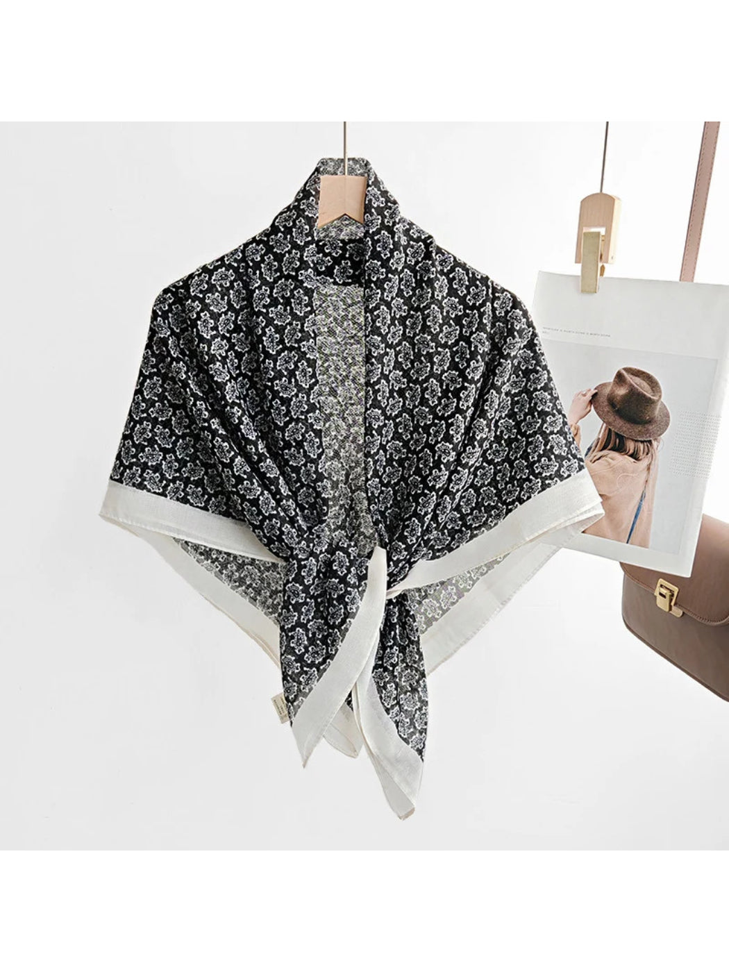 Scarvii - Paisley Contrast Border Scarf