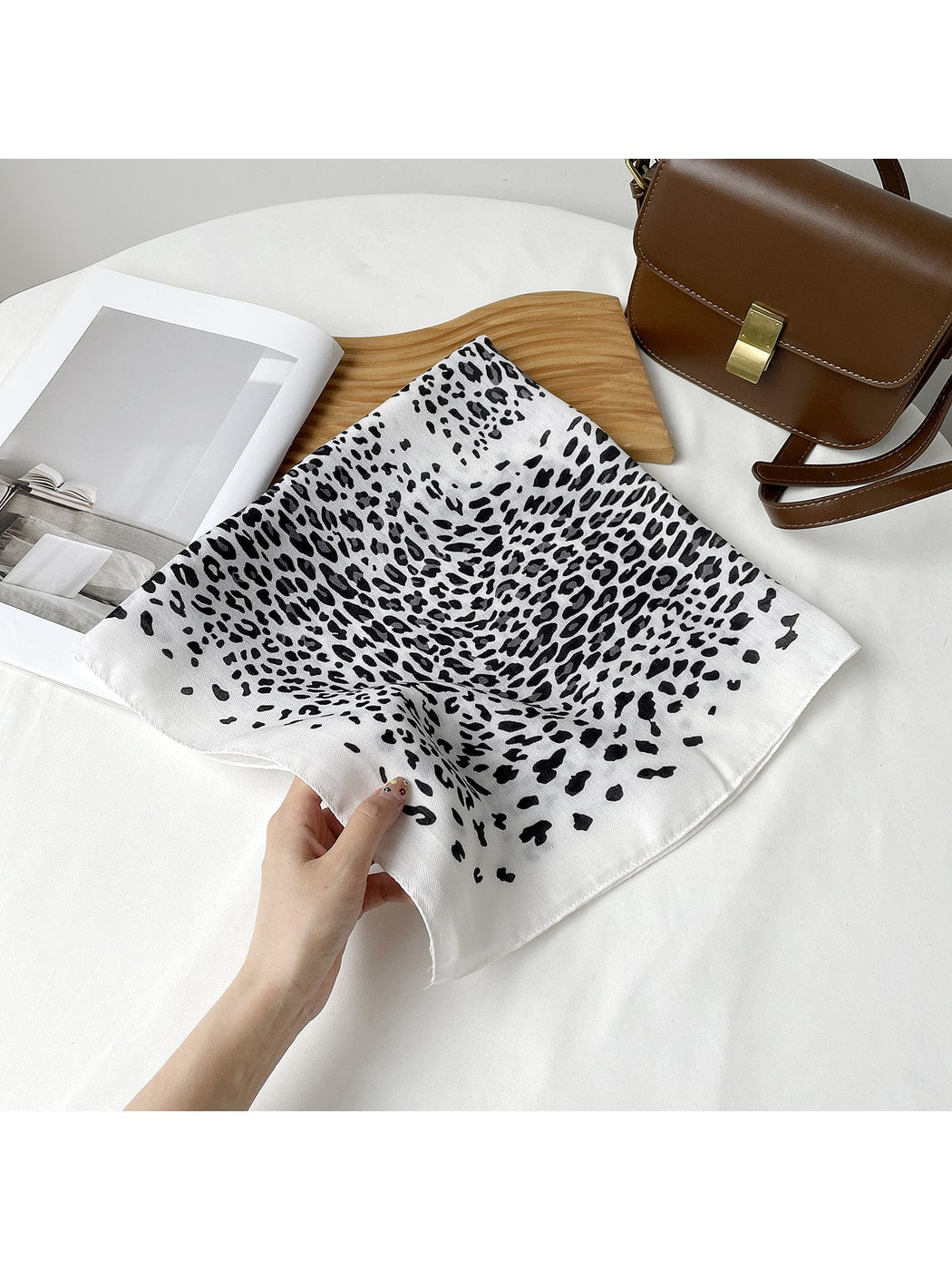 Scarvii - Fashion Leopard Print Square Scarf