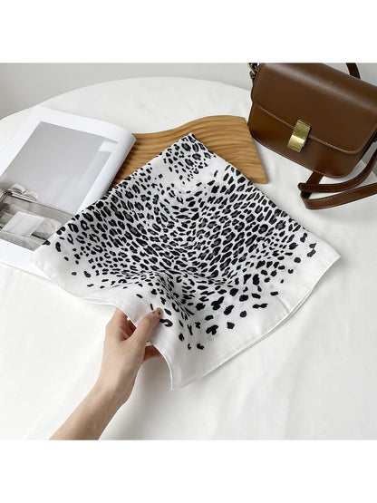 Scarvii - Fashion Leopard Print Square Scarf