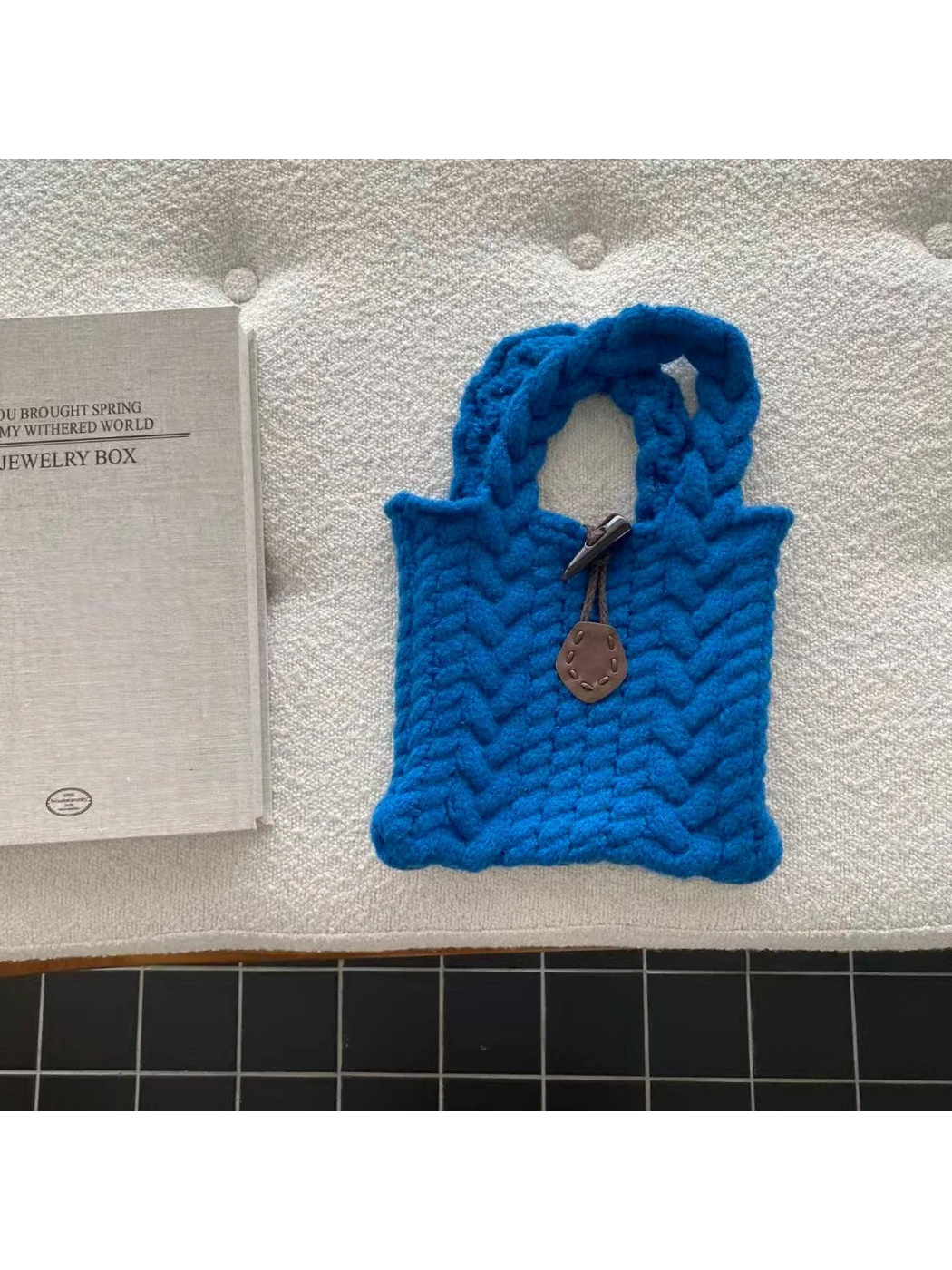Cosbai - Chunky Textured Knit Mini Tote Bag