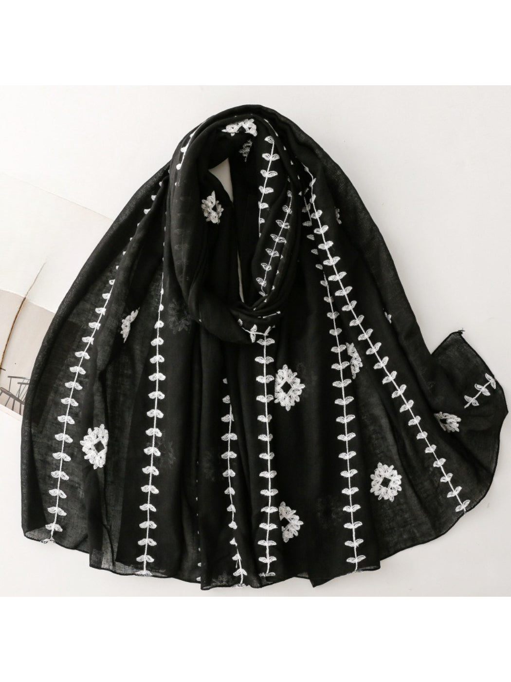 Scarvii - Modern Motif Trim Soft Scarf