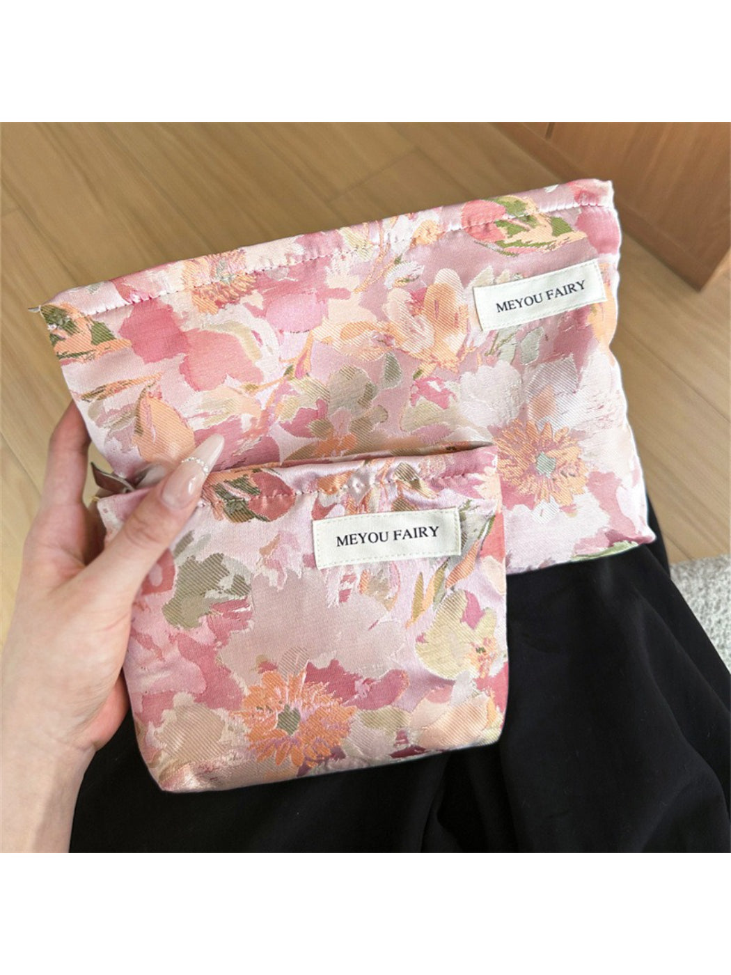 Cosbai - Elegant Watercolor Floral Cosmetic Bag