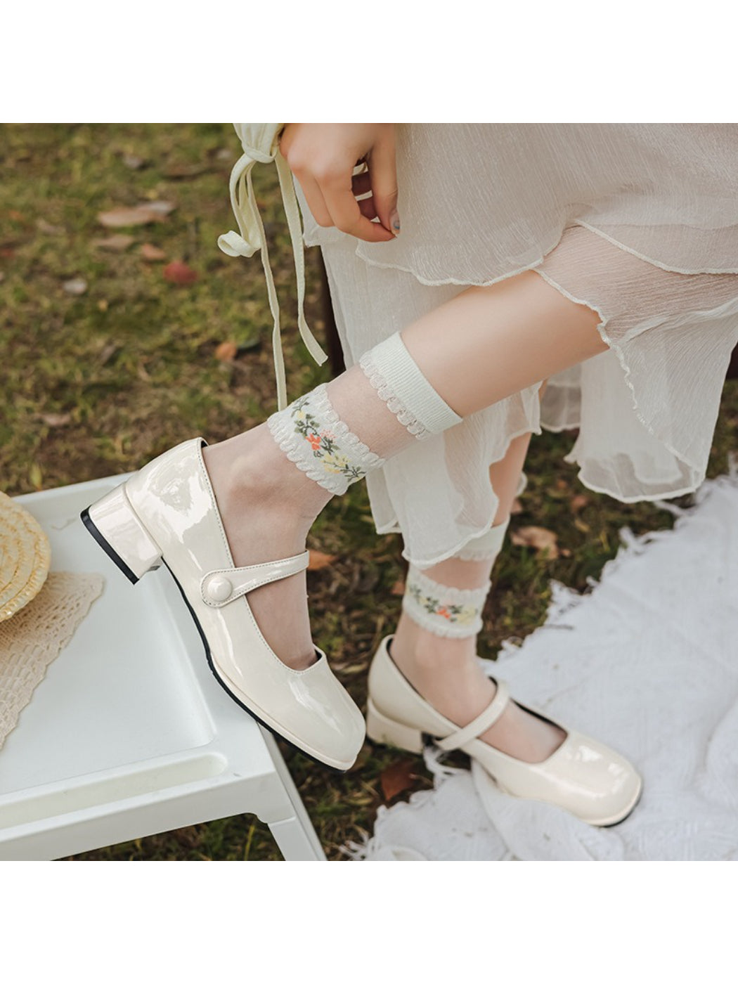 Rufia - Sheer Floral Ruffle Crew Socks product image 2
