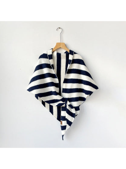 Scarvii - Solid Color Knit Triangle Shawl