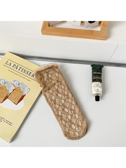 Rufia - Scalloped Floral Lace Sheer Socks