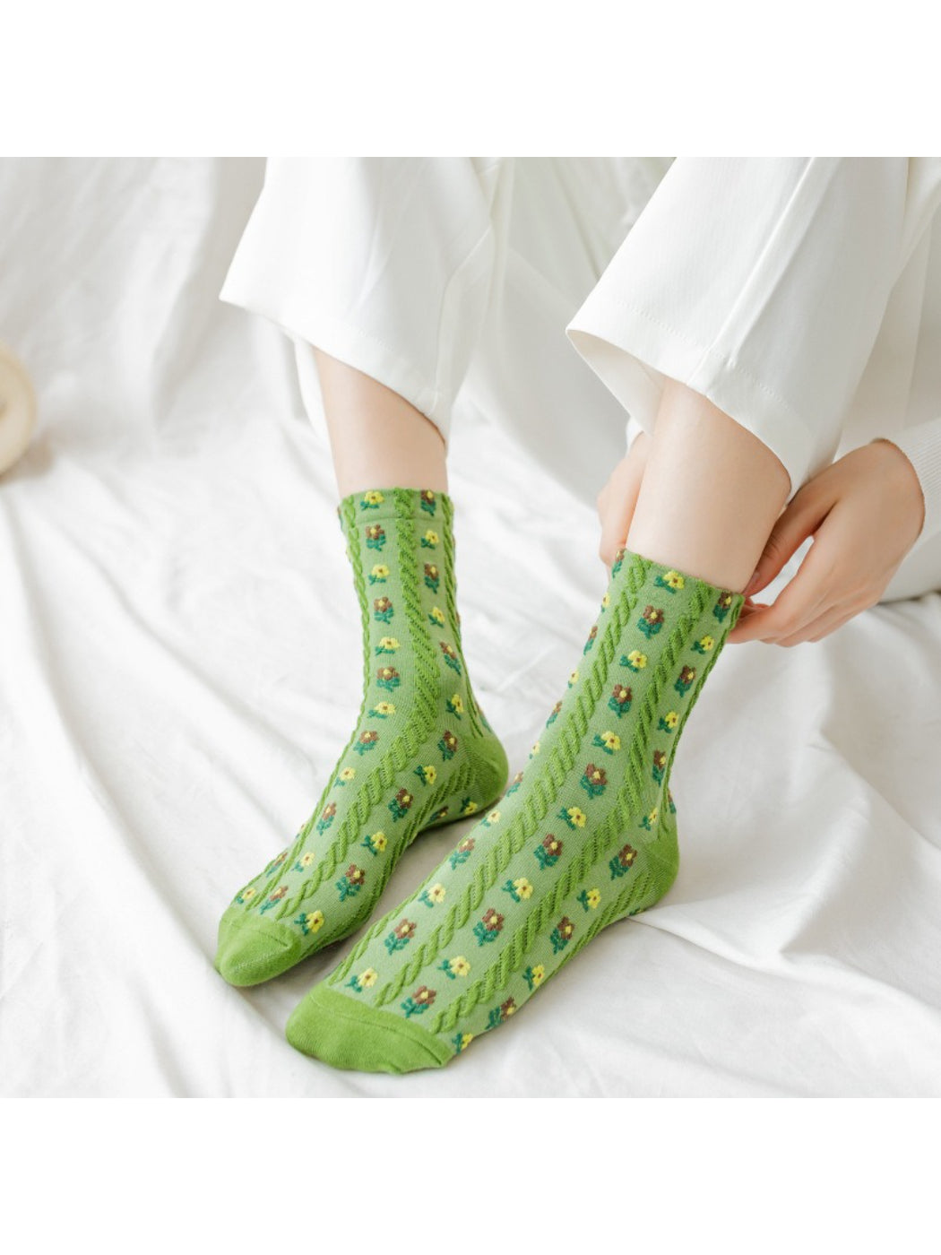 Rufia - Vintage Floral Knit Crew Socks product image 2