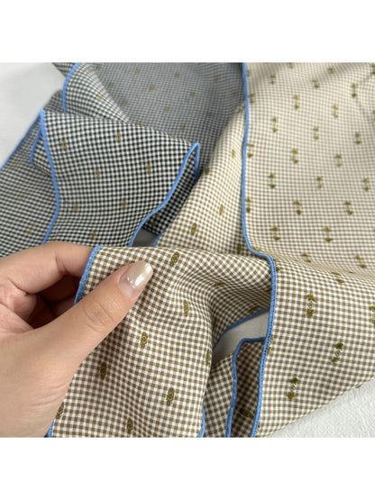 Scarvii - Retro Dot Trim Triangle Bandana