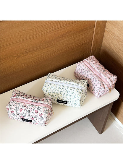 Cosbai - Floral Pattern Handheld Makeup Bag