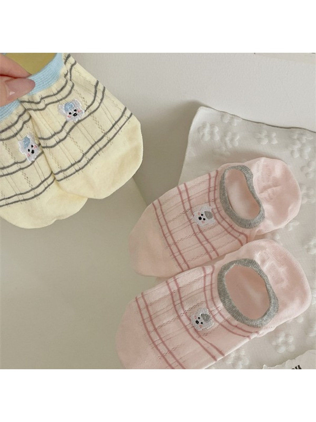 Rufia - Cute Dog Embroidered Stripe No Show Socks
