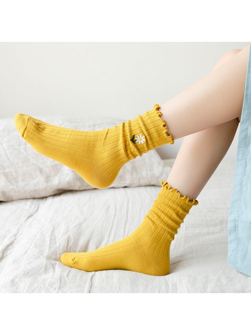 Rufia - Floral Accent Ribbed Crew Socks product image 2