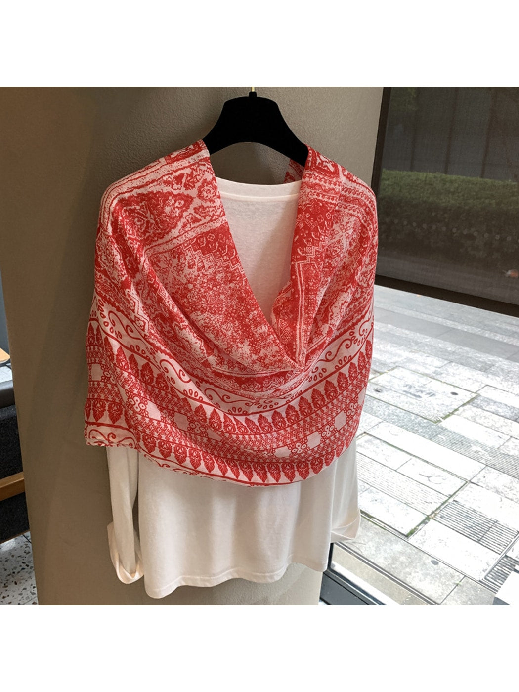 Scarvii - Retro Geometric Print Tassel Trim Shawl