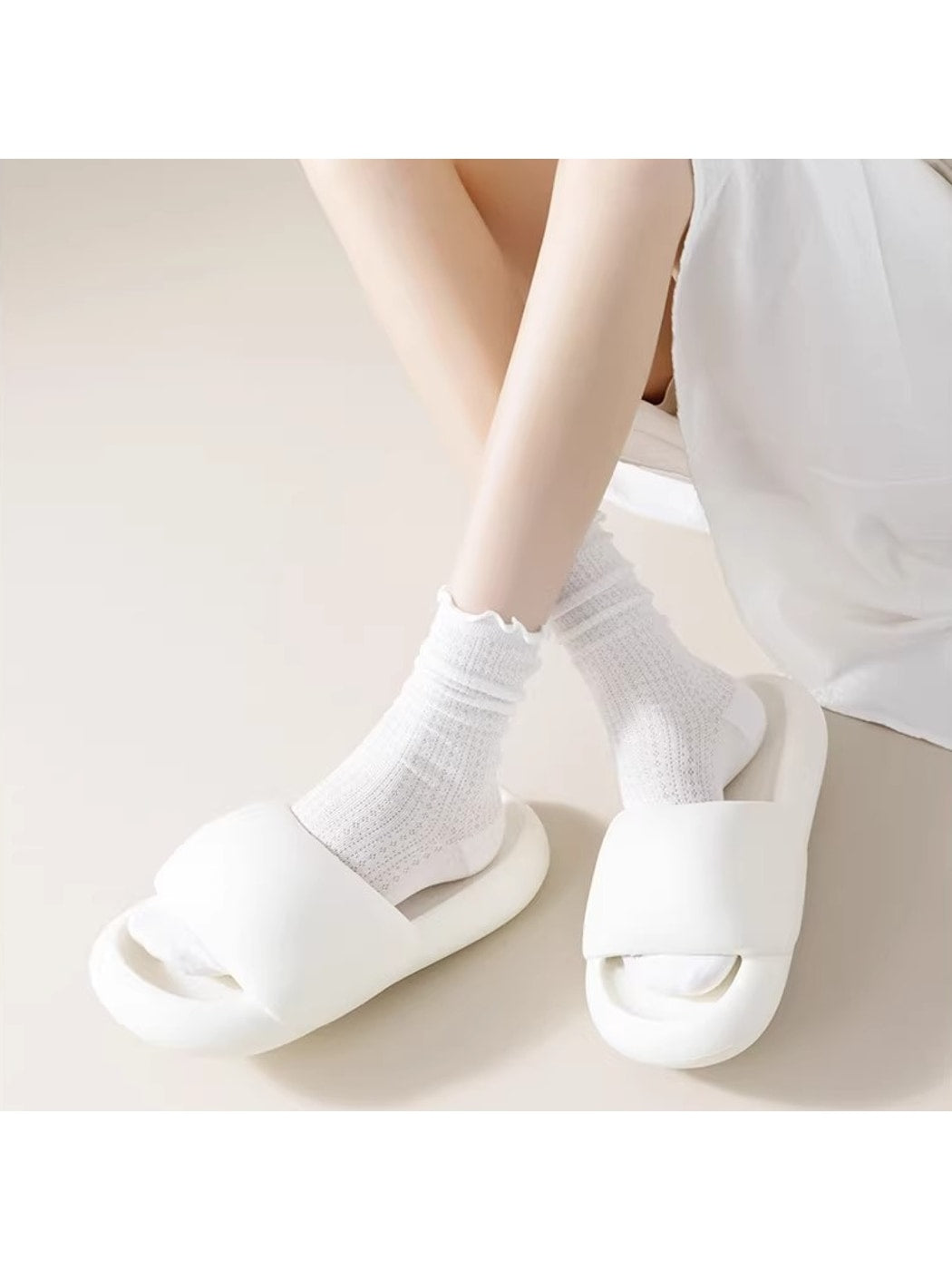 Rufia - Solid Color Ruffle Openwork Casual Crew Socks