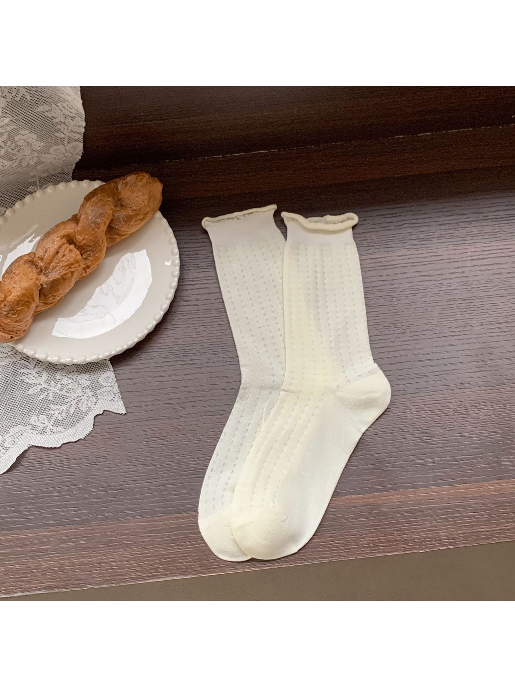 Rufia - Women's Geometric Patterns White Crew Socks